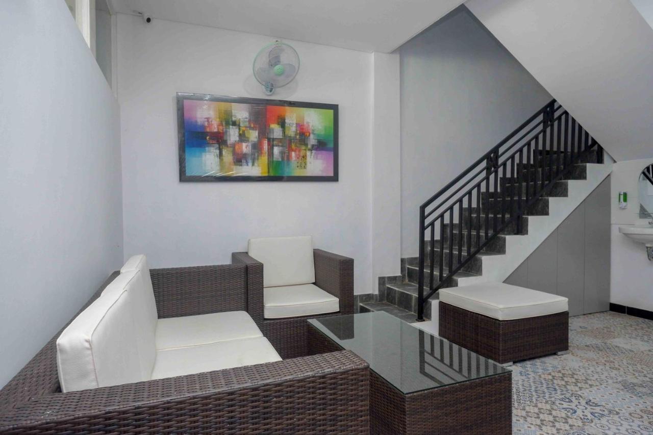 Reddoorz Plus Near Patung Kuda Undip Jatingaleh Ngoại thất bức ảnh