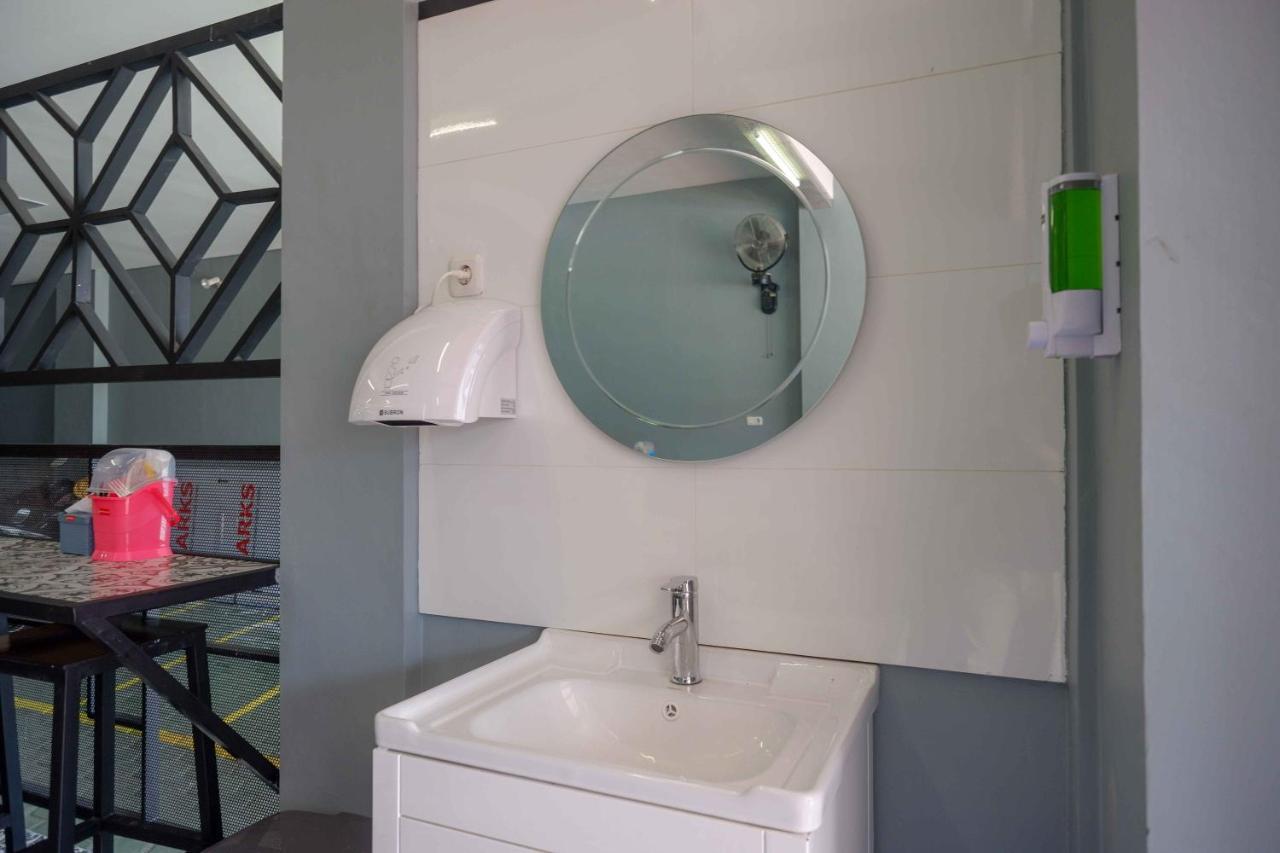 Reddoorz Plus Near Patung Kuda Undip Jatingaleh Ngoại thất bức ảnh
